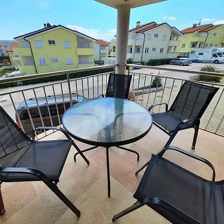 In - Insel Krk 44622 شقة *